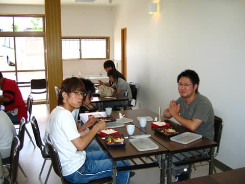日替り弁当はボリューム満点で特に男性に大好評ですよ♪
