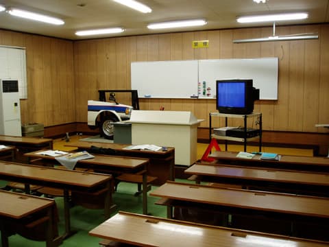 学科の勉強もしっかり集中できる教室です。